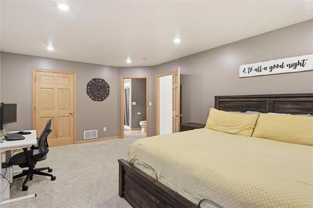 1885 Buck Rub Road, Eau Claire, WI 54703