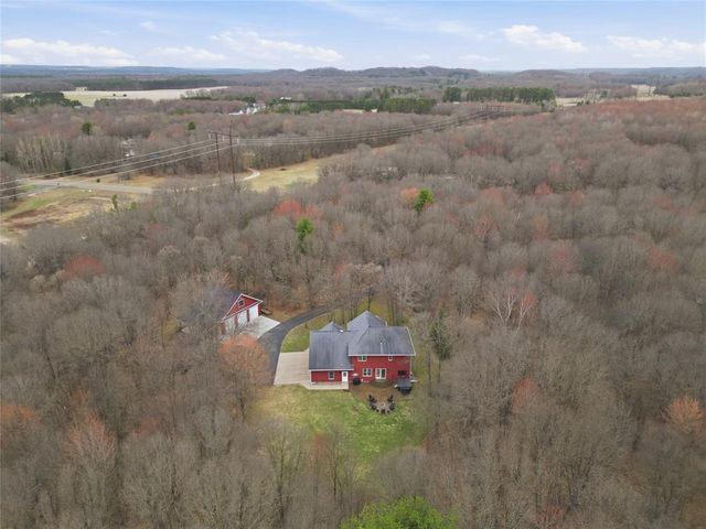 1885 Buck Rub Road, Eau Claire, WI 54703