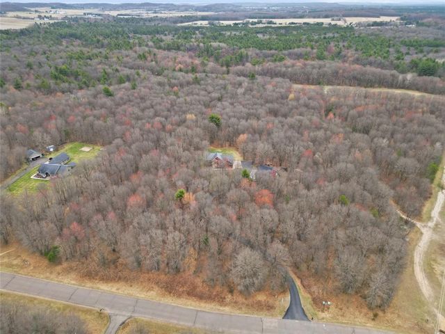 1885 Buck Rub Road, Eau Claire, WI 54703