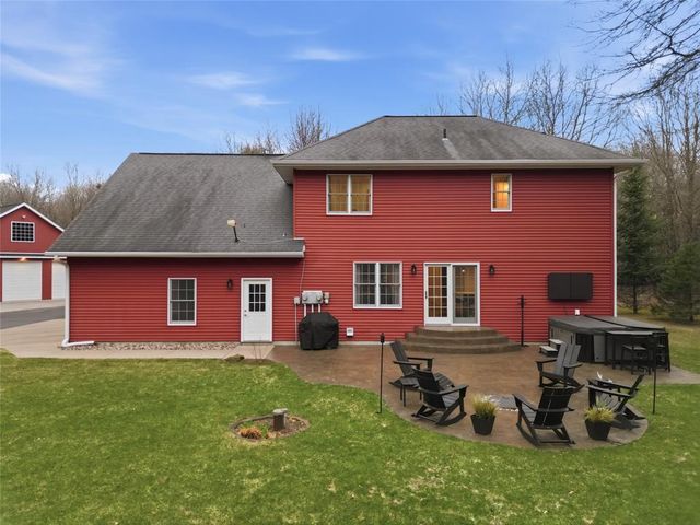1885 Buck Rub Road, Eau Claire, WI 54703