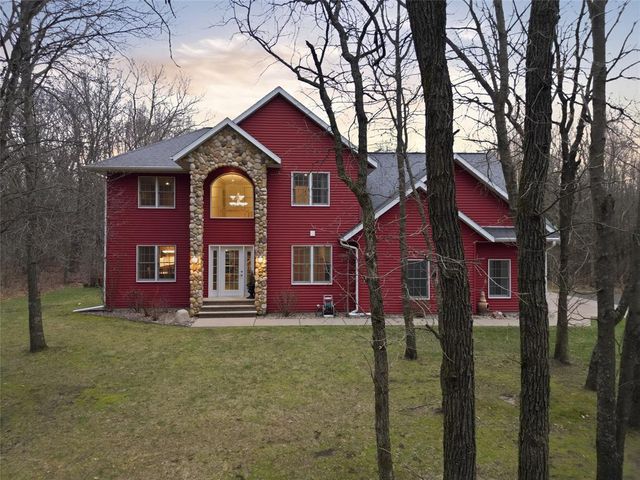 1885 Buck Rub Road, Eau Claire, WI 54703