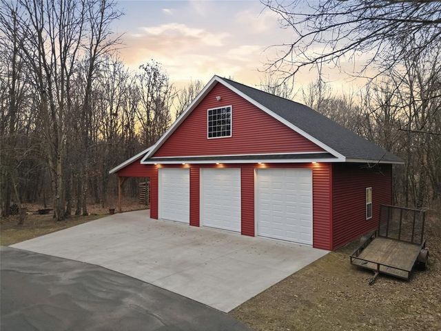 1885 Buck Rub Road, Eau Claire, WI 54703