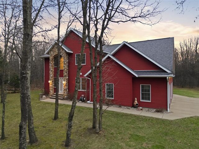 1885 Buck Rub Road, Eau Claire, WI 54703