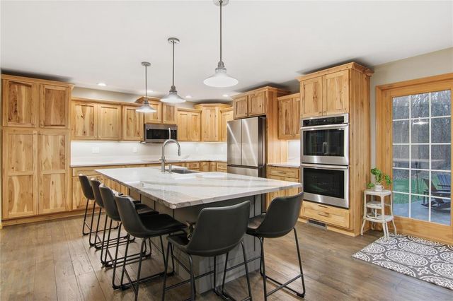 1885 Buck Rub Road, Eau Claire, WI 54703