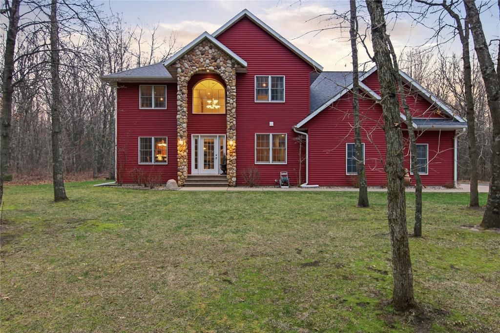 1885 Buck Rub Road, Eau Claire, WI 54703