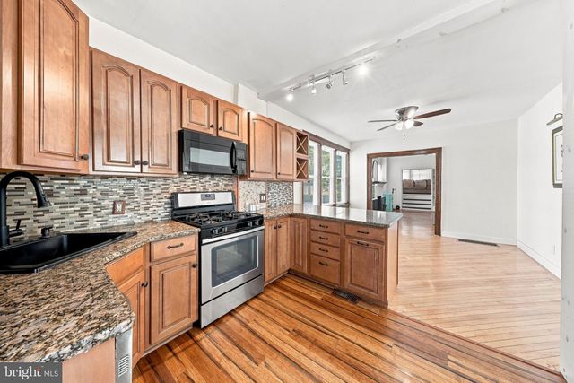 11 WASHINGTON AVE, Collingswood, NJ 08108