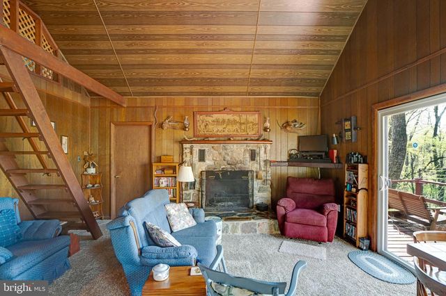 180 FRYE PATH, Gore, VA 22637
