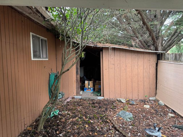 225 SW Westholm Avenue, Grants Pass, OR 97526