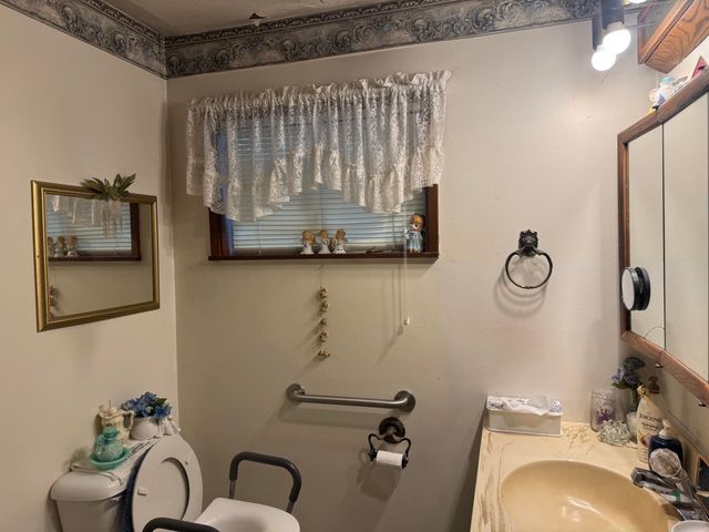 225 SW Westholm Avenue, Grants Pass, OR 97526