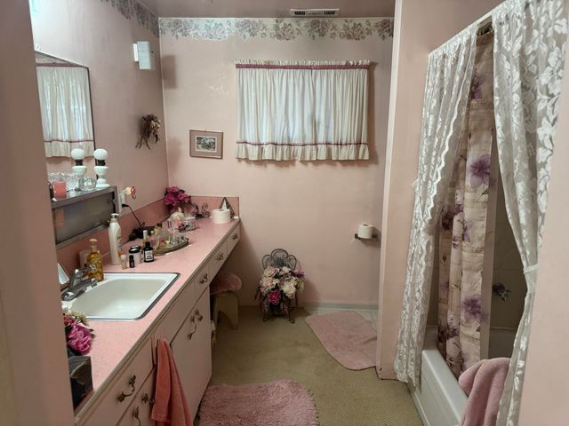 225 SW Westholm Avenue, Grants Pass, OR 97526