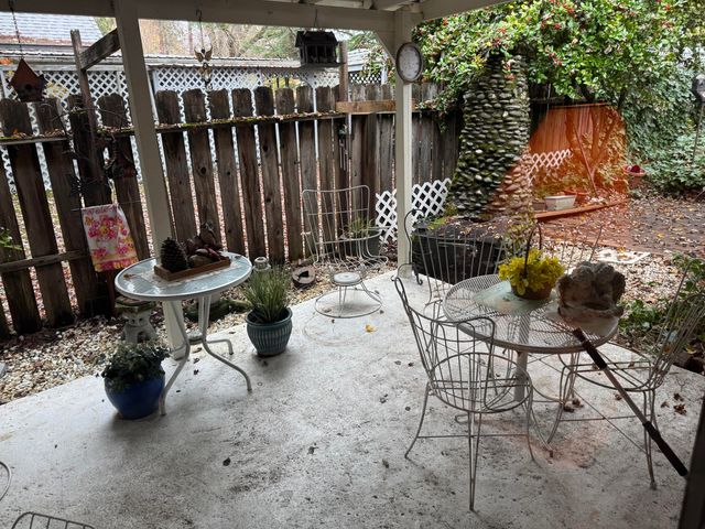 225 SW Westholm Avenue, Grants Pass, OR 97526