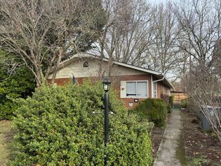 225 SW Westholm Avenue, Grants Pass, OR 97526