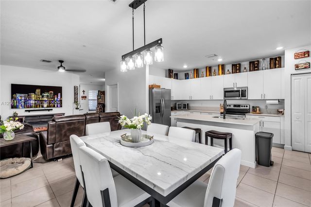 278 SW 159th Place, Pembroke Pines, FL 33027