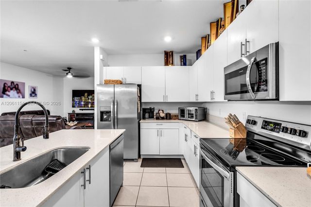 278 SW 159th Place, Pembroke Pines, FL 33027