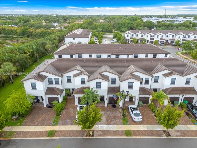 278 SW 159th Place, Pembroke Pines, FL 33027
