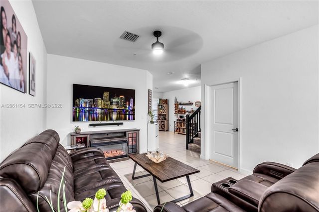 278 SW 159th Place, Pembroke Pines, FL 33027