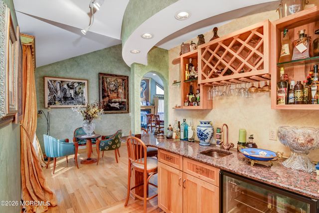 9 Sherwood Court, Holmdel, NJ 07733