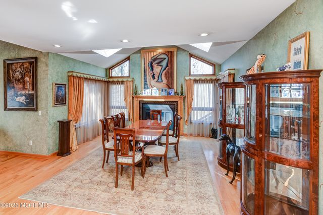 9 Sherwood Court, Holmdel, NJ 07733