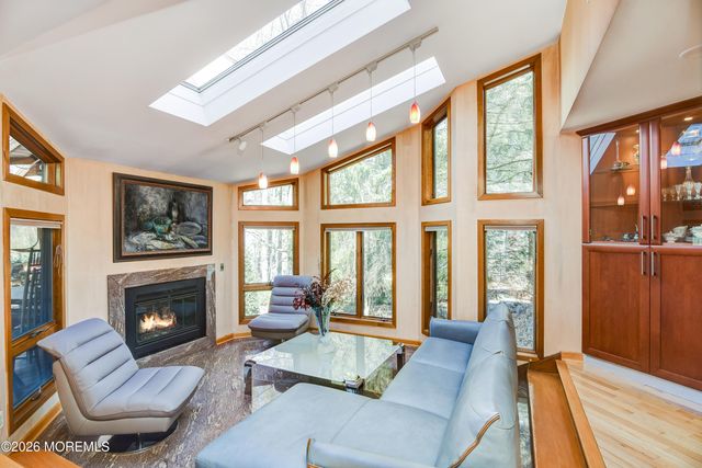 9 Sherwood Court, Holmdel, NJ 07733