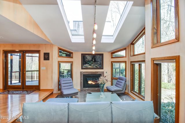 9 Sherwood Court, Holmdel, NJ 07733