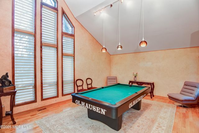 9 Sherwood Court, Holmdel, NJ 07733