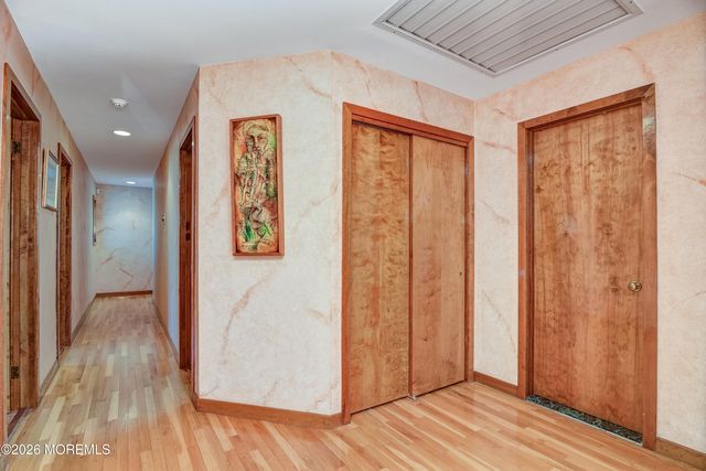 9 Sherwood Court, Holmdel, NJ 07733