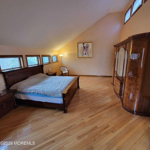 9 Sherwood Court, Holmdel, NJ 07733