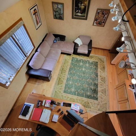 9 Sherwood Court, Holmdel, NJ 07733