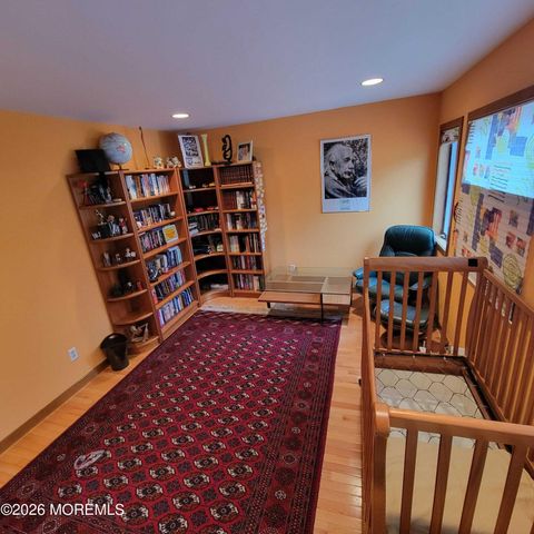 9 Sherwood Court, Holmdel, NJ 07733