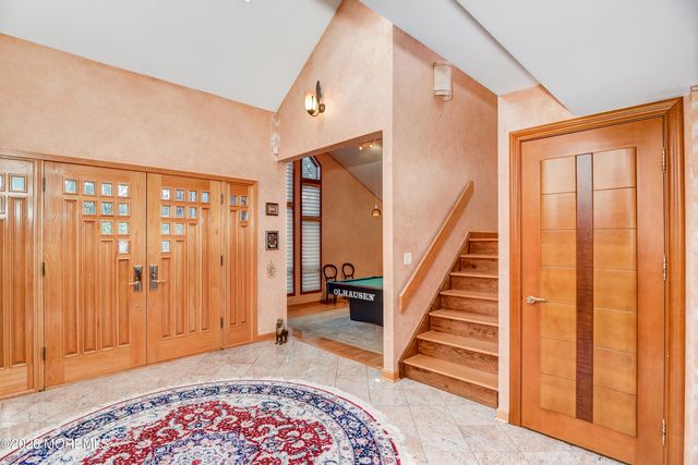 9 Sherwood Court, Holmdel, NJ 07733