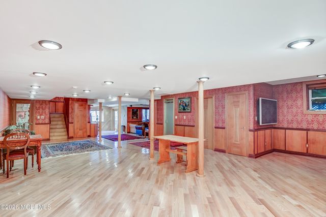 9 Sherwood Court, Holmdel, NJ 07733