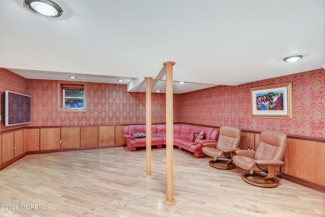 9 Sherwood Court, Holmdel, NJ 07733