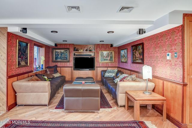 9 Sherwood Court, Holmdel, NJ 07733