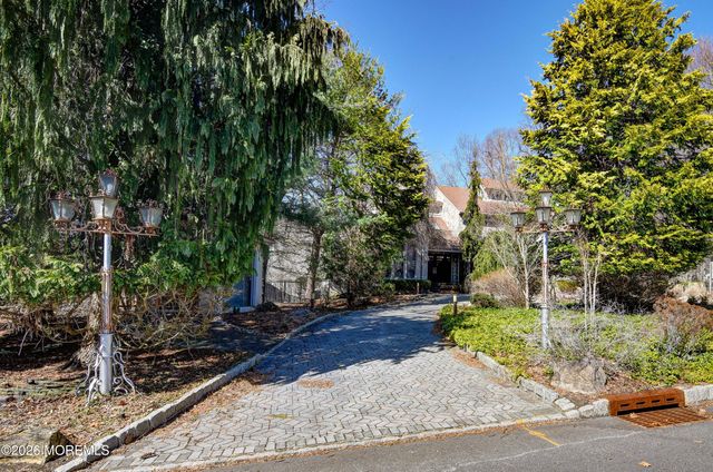 9 Sherwood Court, Holmdel, NJ 07733