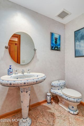 9 Sherwood Court, Holmdel, NJ 07733