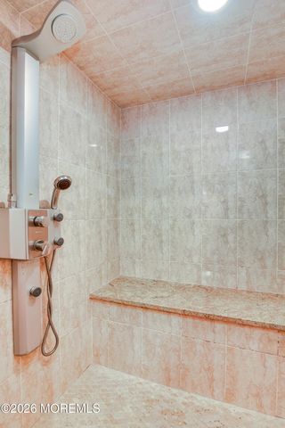 9 Sherwood Court, Holmdel, NJ 07733