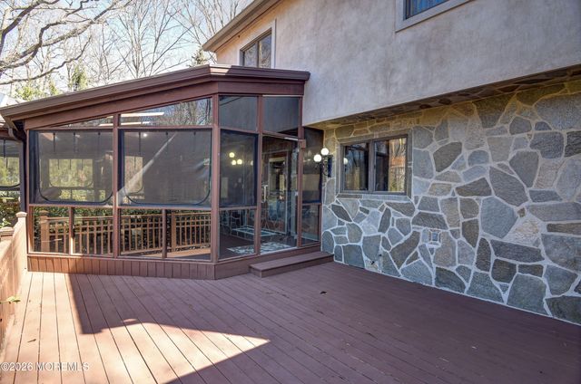 9 Sherwood Court, Holmdel, NJ 07733