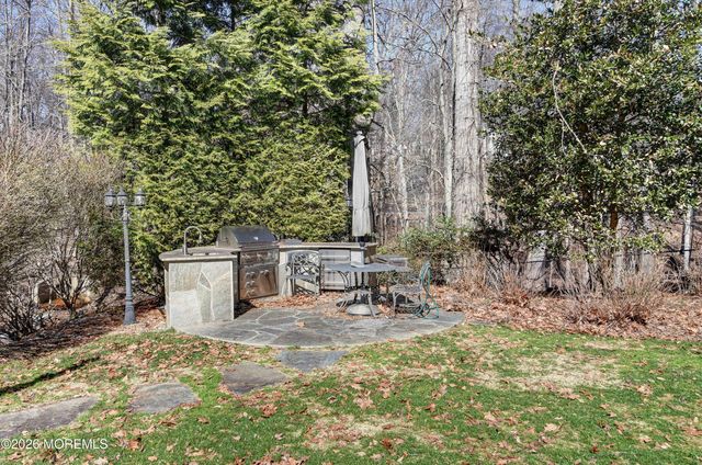 9 Sherwood Court, Holmdel, NJ 07733