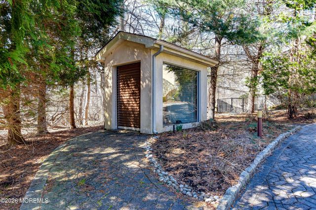 9 Sherwood Court, Holmdel, NJ 07733