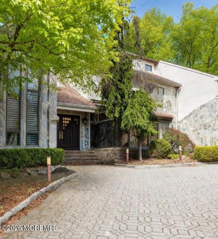 9 Sherwood Court, Holmdel, NJ 07733