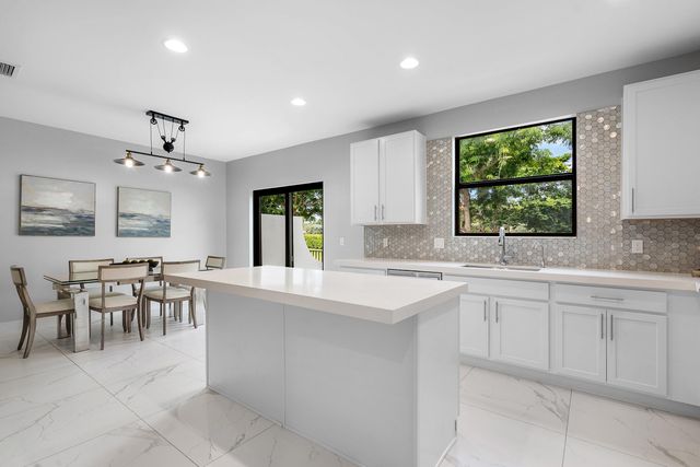 4455 E Aqua Bella Lane, Dania Beach, FL 33312
