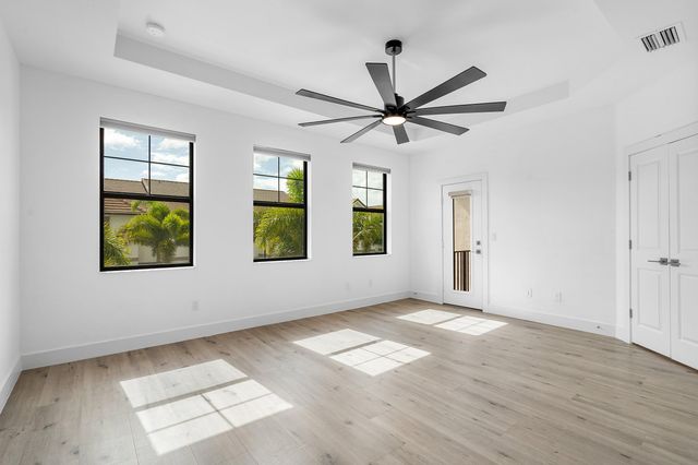 4455 E Aqua Bella Lane, Dania Beach, FL 33312