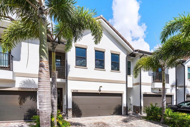 4455 E Aqua Bella Lane, Dania Beach, FL 33312