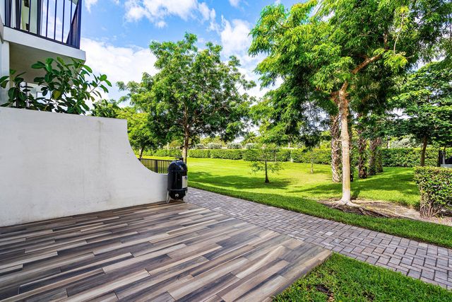 4455 E Aqua Bella Lane, Dania Beach, FL 33312