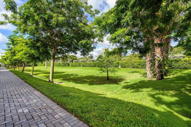 4455 E Aqua Bella Lane, Dania Beach, FL 33312