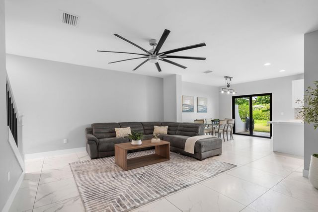 4455 E Aqua Bella Lane, Dania Beach, FL 33312
