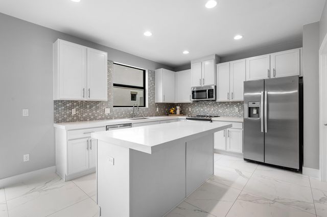 4455 E Aqua Bella Lane, Dania Beach, FL 33312