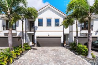 4455 E Aqua Bella Lane, Dania Beach, FL 33312