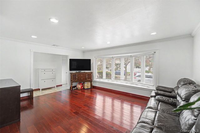 262-27 57th Avenue, Little Neck, NY 11362