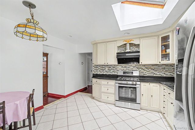 262-27 57th Avenue, Little Neck, NY 11362